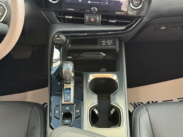 Lexus NX — Фото автомобиля 12