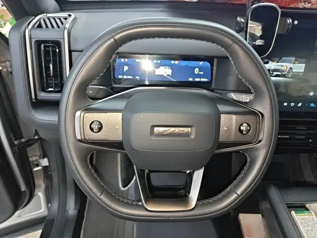 iCAR 03T — Фото автомобиля 10
