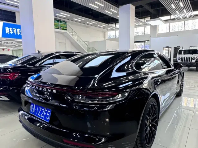 Porsche Panamera — Фото автомобиля 23