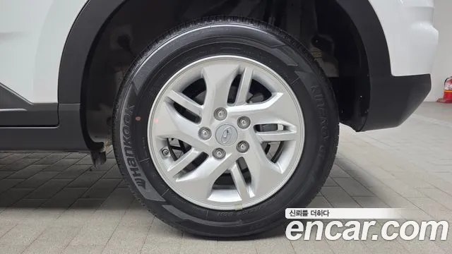 Hyundai Venue — Фото автомобиля 6