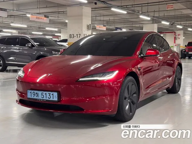 Фотография автомобиля — Tesla Model 3