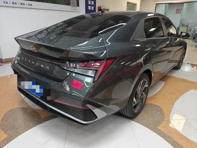 Hyundai Elantra — Фото автомобиля 4