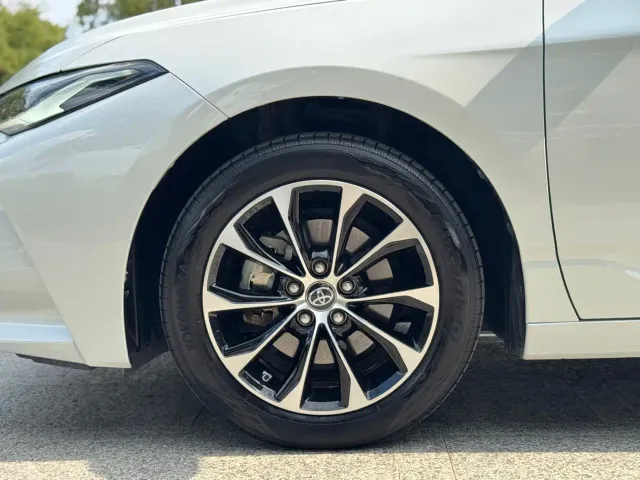 Toyota Avalon — Фото автомобиля 26