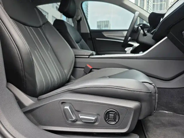 Audi A6L — Фото автомобиля 12