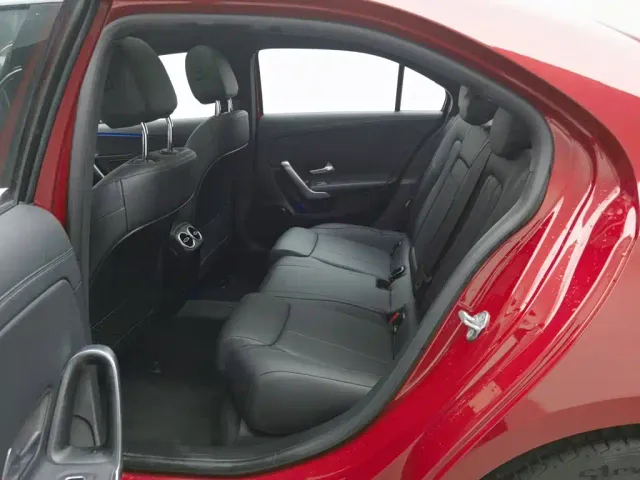 Mercedes-Benz A-Class — Фото автомобиля 15