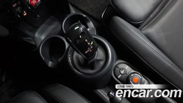 MINI Cooper — Фото автомобиля 12