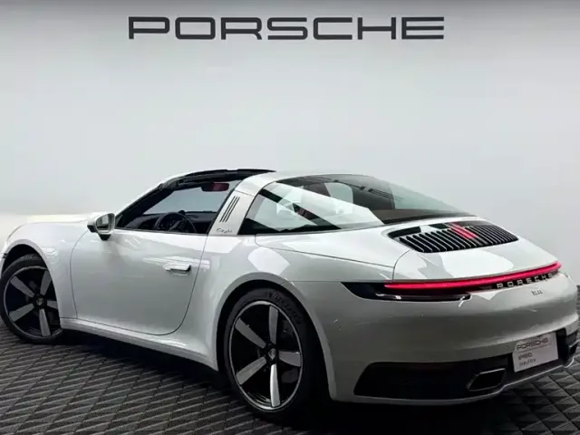 Porsche 911 — Фото автомобиля 5