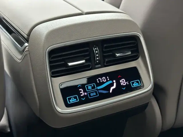 BYD Han — Фото автомобиля 24