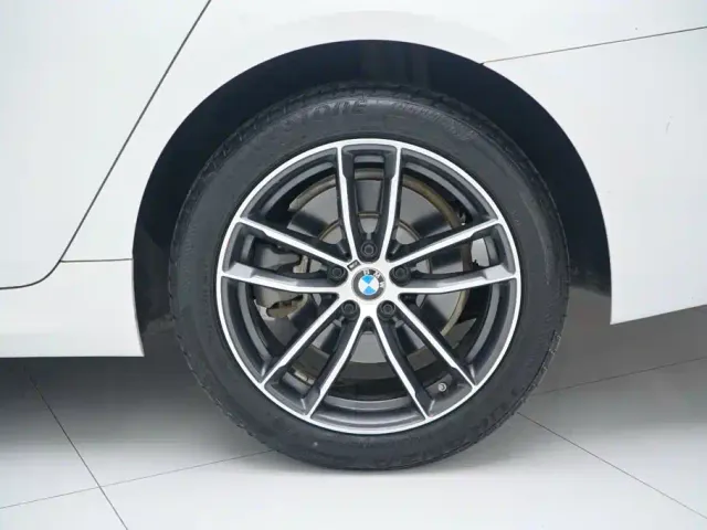 BMW 5 Series — Фото автомобиля 22