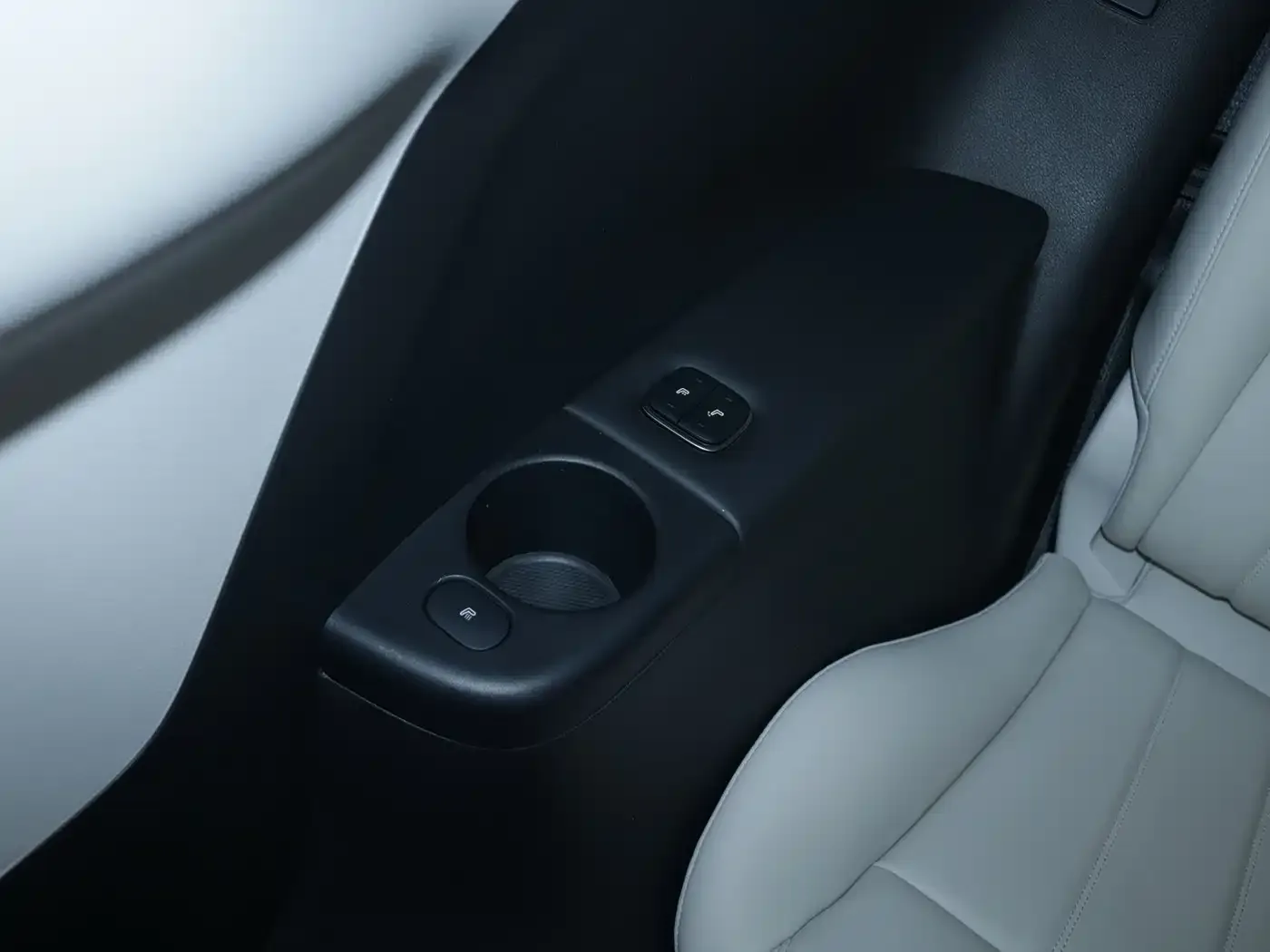 Voyah Auto Voyah Dreamer 2025 PHEV AWD Flagship Kunpeng Edition — Фото автомобиля 22