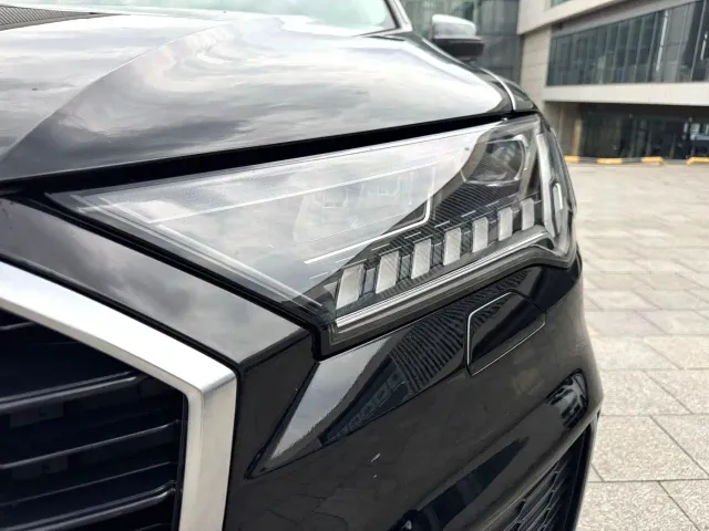 Audi Q7 — Фото автомобиля 6