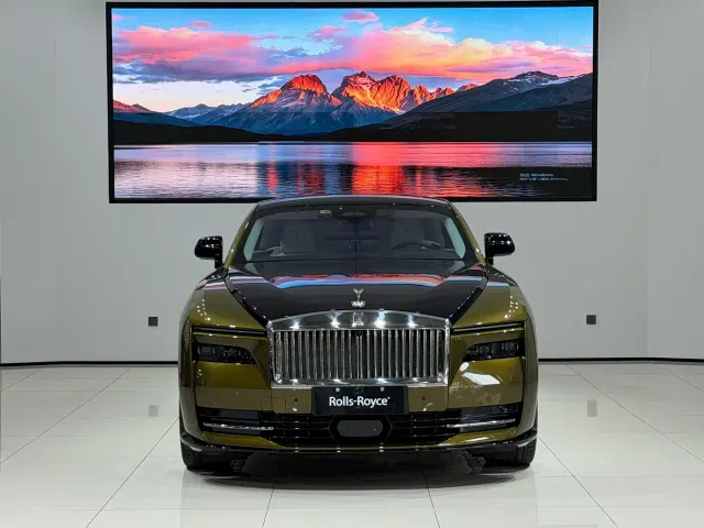 Rolls-Royce Spectre — Фото автомобиля 2