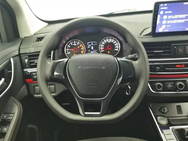 Forthing Fengxing SX6 — Фото автомобиля 11