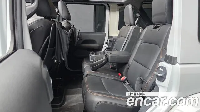 Jeep Wrangler JL — Фото автомобиля 18