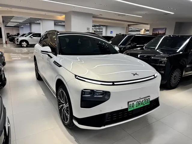 Xpeng G9 — Фото автомобиля 3