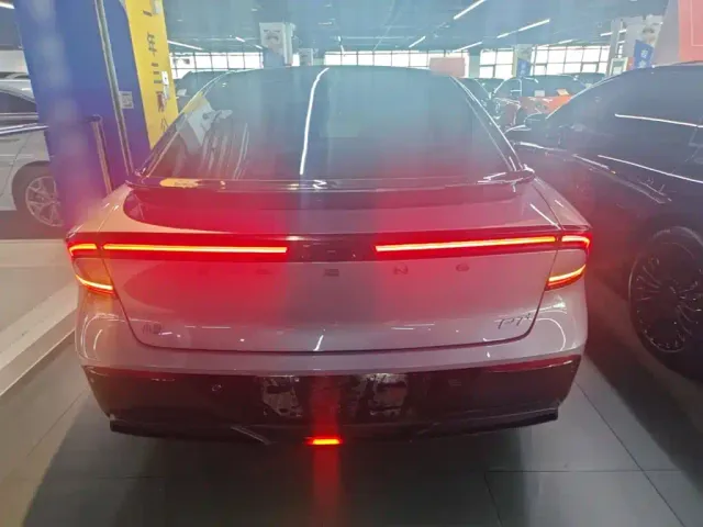 Xpeng P7+ — Фото автомобиля 5