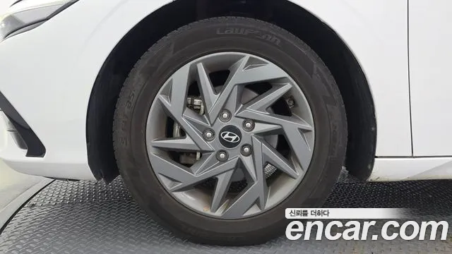 Hyundai Avante CN7 — Фото автомобиля 5