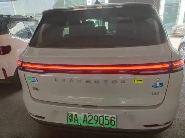 Leapmotor C10 — Фото автомобиля 10