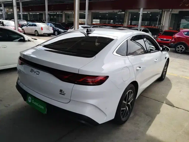BYD Qin L — Фото автомобиля 6