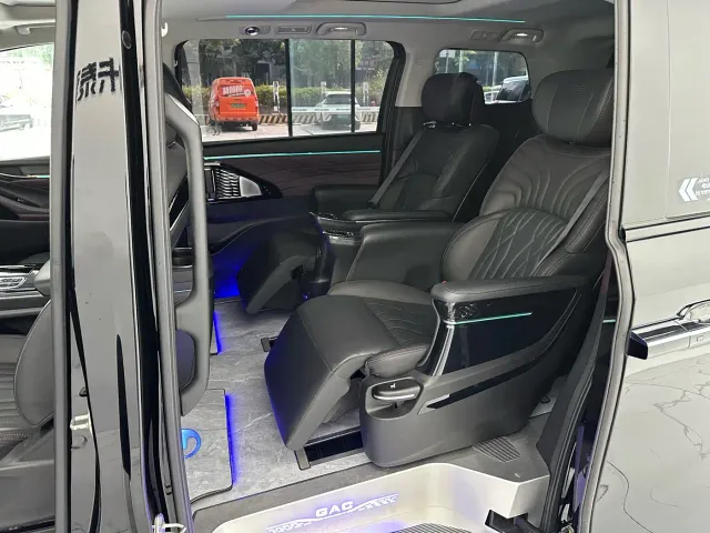 GAC Trumpchi M8 — Фото автомобиля 11