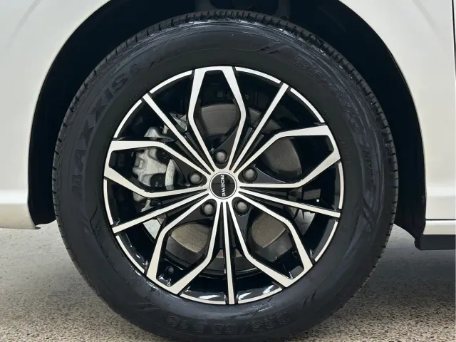 Roewe iMAX8 — Фото автомобиля 10