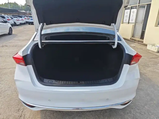 Buick Verano — Фото автомобиля 18