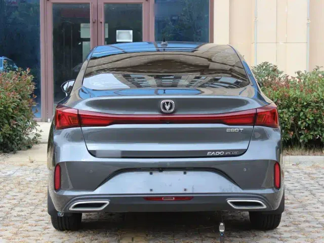 Changan Eado — Фото автомобиля 5