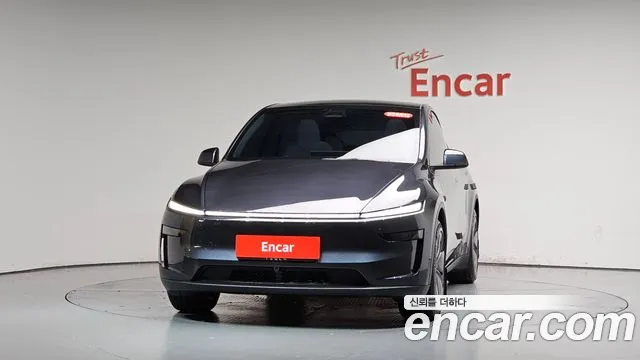 Tesla Model Y — Фото автомобиля 2