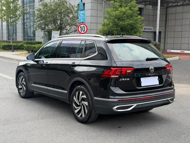 Volkswagen Tiguan L — Фото автомобиля 4