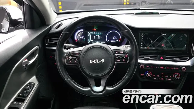 Kia Niro Niro Plus Light (Такси) — Фото автомобиля 13