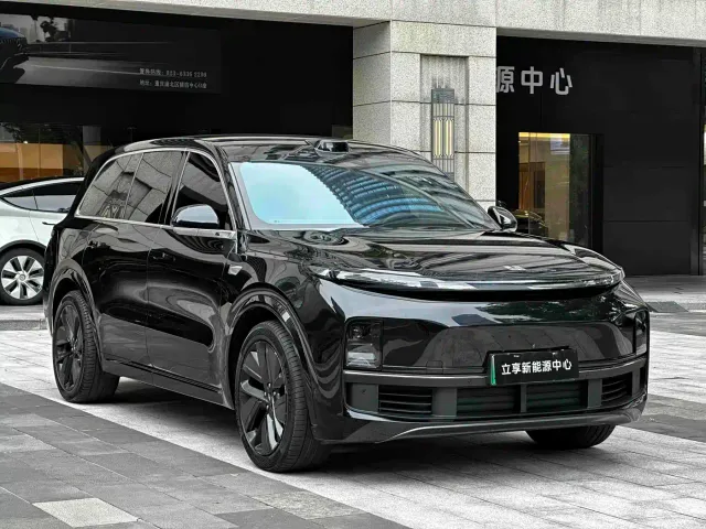 Li Auto L9 — Фото автомобиля 4