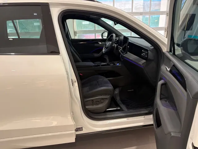Volkswagen Tiguan L — Фото автомобиля 10
