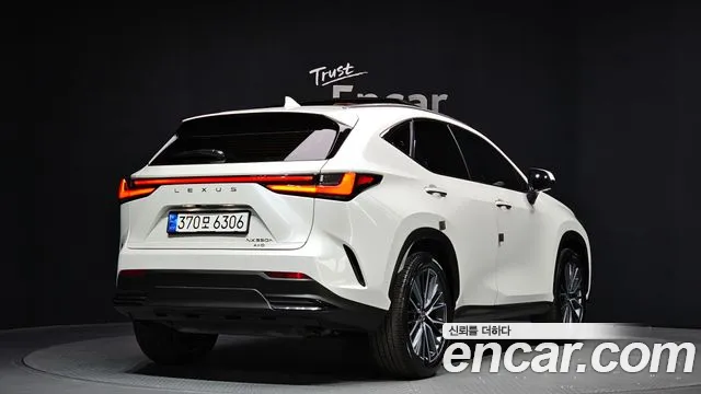 Lexus NX — Фото автомобиля 2