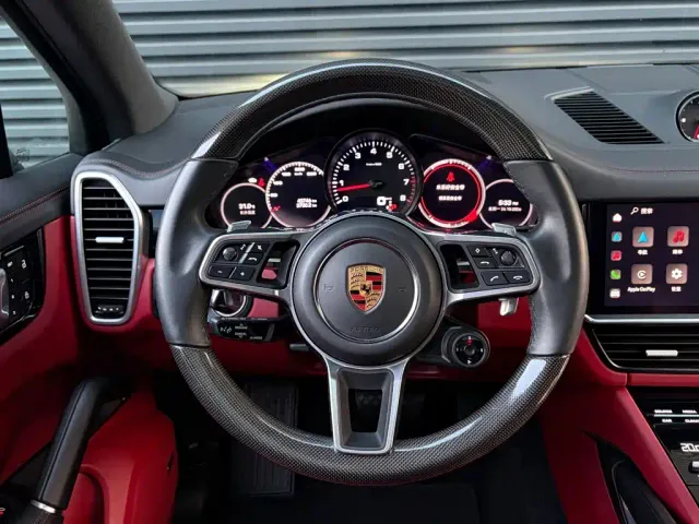 Porsche Cayenne — Фото автомобиля 29
