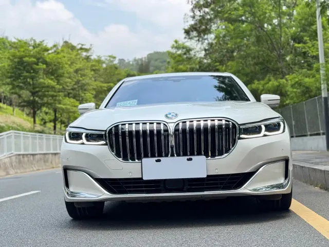 BMW 7 Series — Фото автомобиля 5