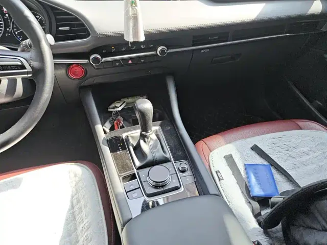 Mazda Axela — Фото автомобиля 16