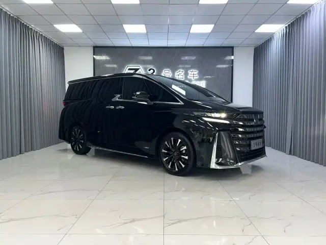 Toyota Vellfire — Фото автомобиля 3