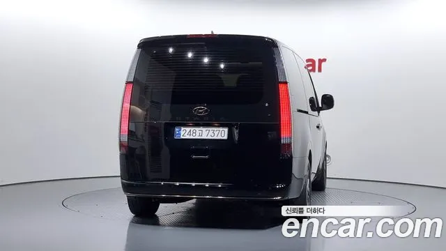 Hyundai Staria Staria 4WD Lounge 7 мест — Фото автомобиля 4