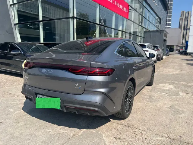 BYD Qin L — Фото автомобиля 9