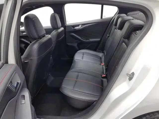 Ford Focus — Фото автомобиля 15