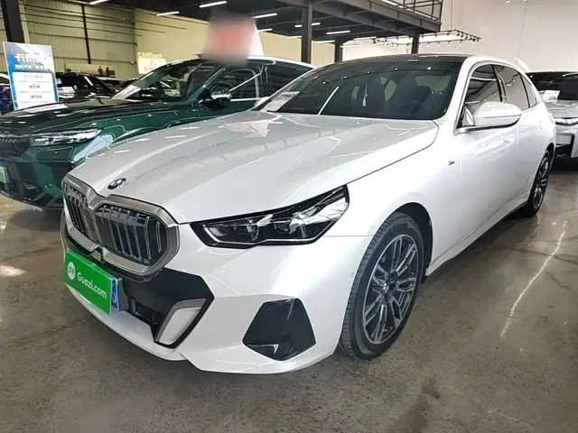 Фотография автомобиля — BMW 5 Series