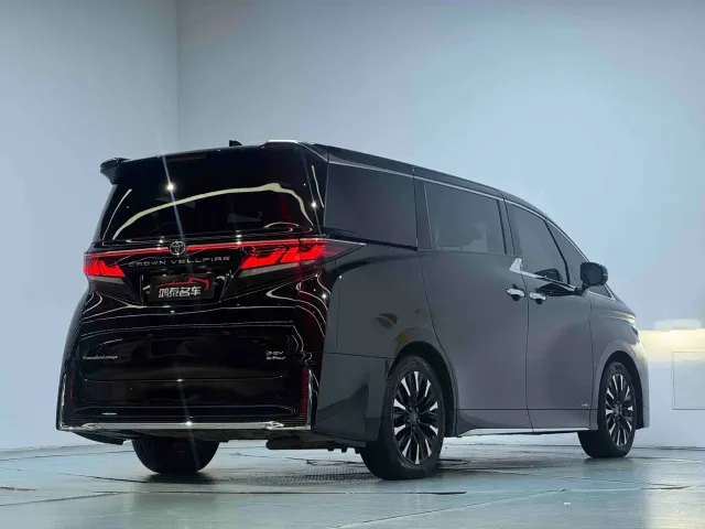 Toyota Vellfire — Фото автомобиля 18