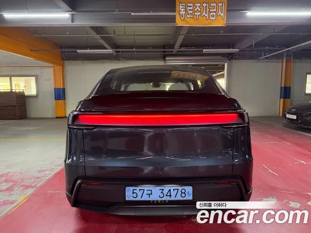 Tesla Model Y — Фото автомобиля 4