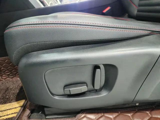 Land Rover Discovery Sport — Фото автомобиля 17