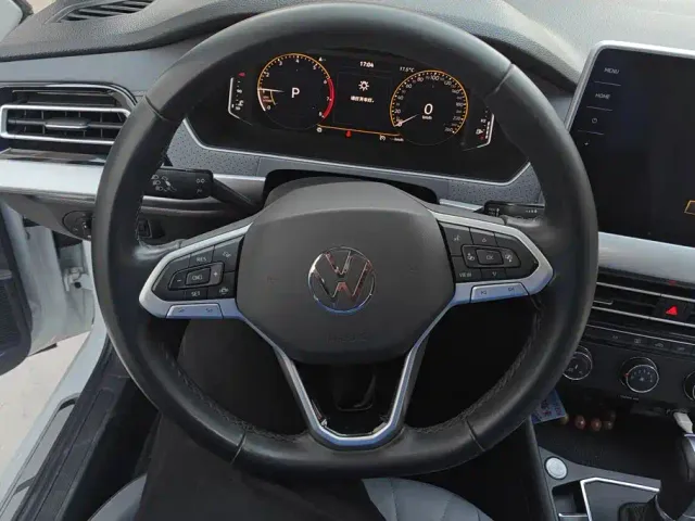 Volkswagen Lavida — Фото автомобиля 14