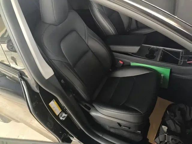Tesla Model Y — Фото автомобиля 24
