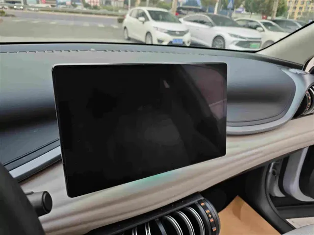 BYD Yuan PLUS — Фото автомобиля 16