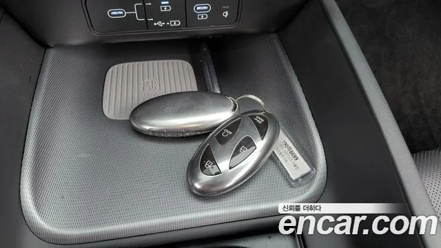 Hyundai Grandeur Grandeur (GN7) 2.5 Бензин 2WD — Фото автомобиля 16