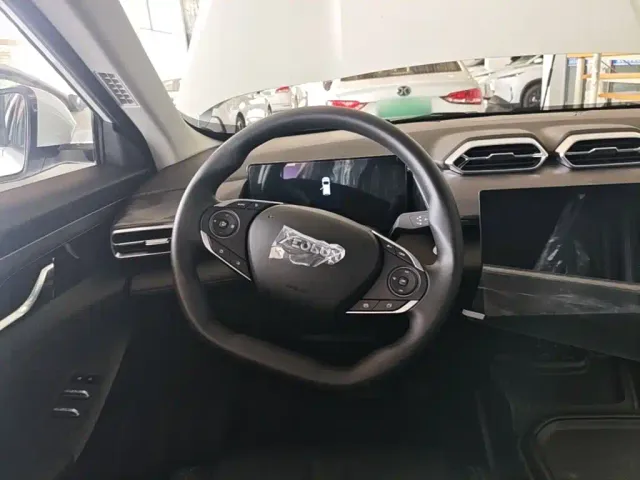 Dongfeng SKY EV01 — Фото автомобиля 6