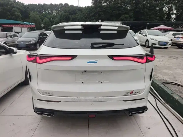 Changan Oshan Z6 EV — Фото автомобиля 3